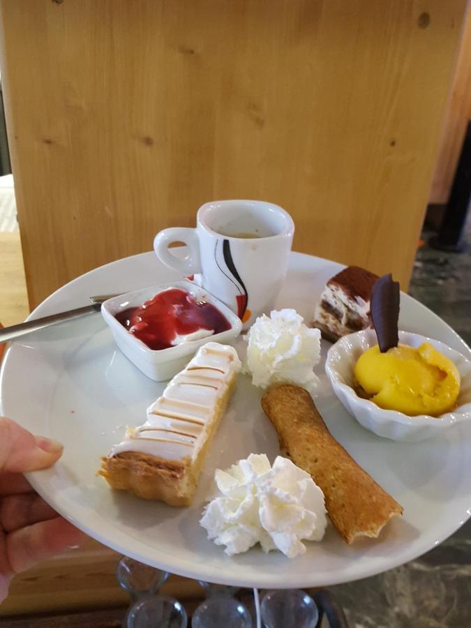 Hotel Restaurant Glaizette LʼArgentière-la-Bessée Kültér fotó