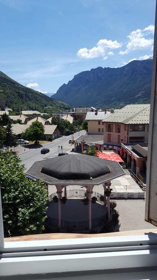 Hotel Restaurant Glaizette LʼArgentière-la-Bessée Kültér fotó